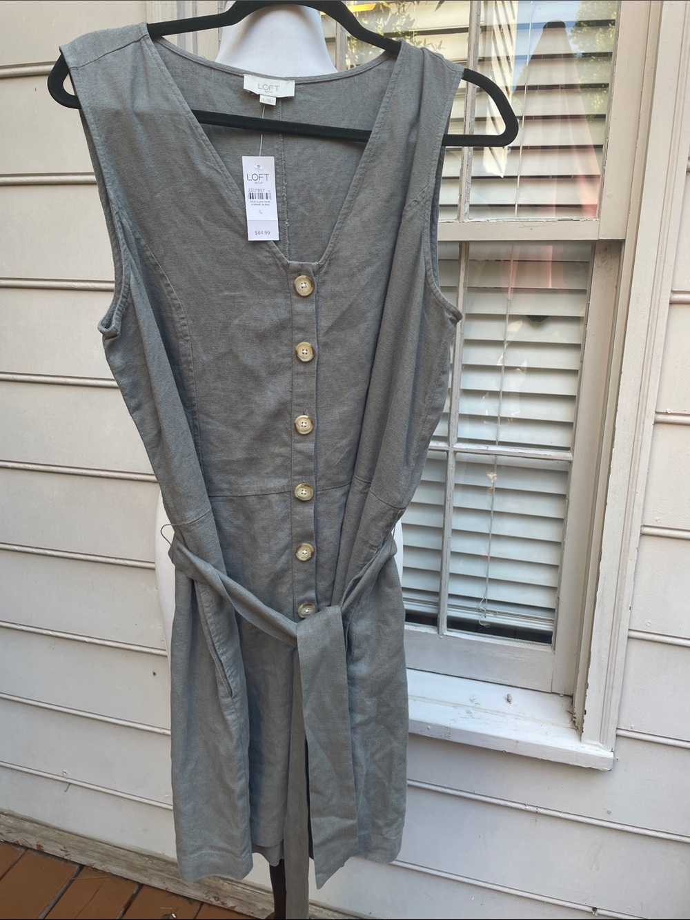 NWT-LOFT Gray Sleeveless Belted Button Front Romper Jumpsuit L